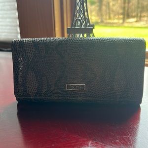 Tumi Snakeskin synthetic leather wallet multi pockets for credit cards zipper
